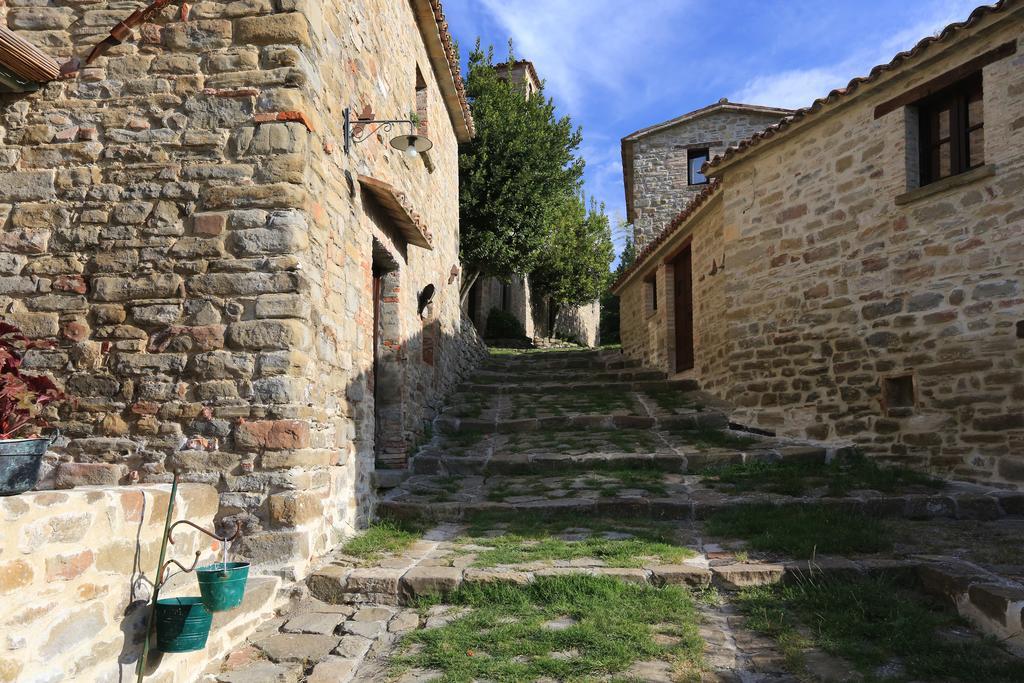 Hotel Borgo Di Carpiano Mengara Exterior foto